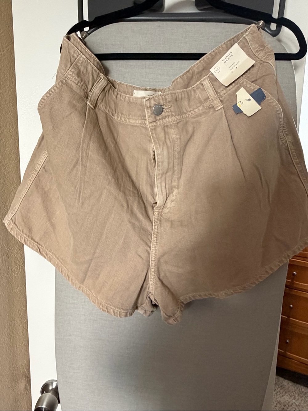Universal Thread Taupe High-Rise Relaxed Shorts